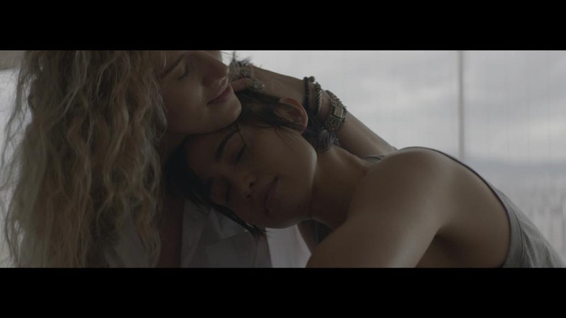 Ana Cañas e Nanda Costa contracenam no clipe de "Eu Amo Você" (Fotos: Layla Motta)