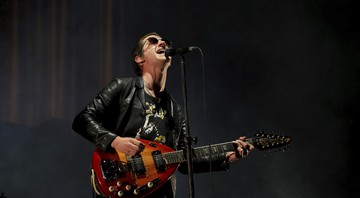 Alex Turner, vocalista do Arctic Monkeys (Foto: Valente Rosas / Agência El Universal / AP)