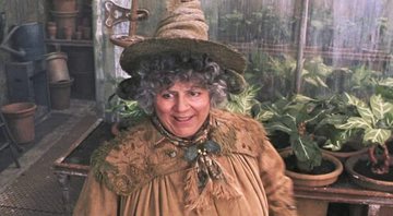 Miriam Margolyes como professora Sprout em Harry Potter (Foto: Reprodução/Warner Bros.)