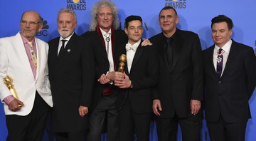 Elenco de Bohemian Rhapsody e integrantes do Queen no Globo de Ouro 2019 (Foto:Jordan Strauss/Invision/AP)