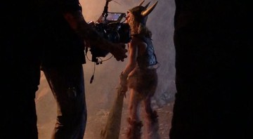 Imagem publicada no Reddit mostra um personagem semelhante a Bobby, de Caverna do Dragão, em um set de filmagens