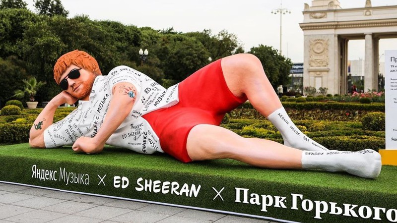Estátua de Ed Sheeran em Moscou (Foto: Reprodução / Instagram)