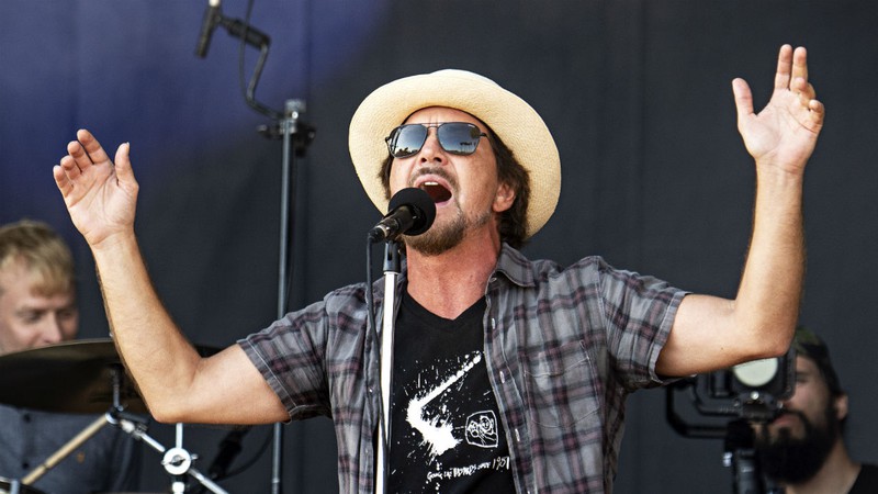 Eddie Vedder, em ação, na Califórnia, em 2018 (Foto: Amy Harris/ Invision/AP)