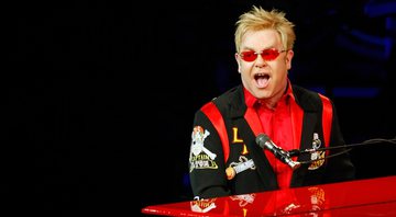 Elton John durante a turnê "The Red Piano" em 2009 (Foto: Ethan Miller / Getty Images)