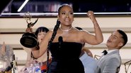 Sheryl Lee Ralph vencedora no Emmy 2022 (Foto: Kevin Winter/Getty Images)