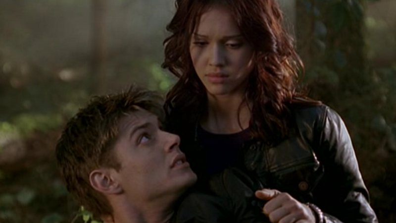 Jensen Ackles e Jessica Alba em Dark Angel (Foto: Reprodução/IMDb)
