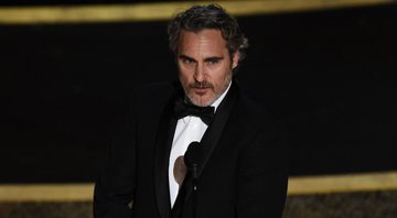 Joaquin Phoenix discursa após receber Oscar por Coringa em 2020 (Foto: Chris Pizzello/Invision/AP)