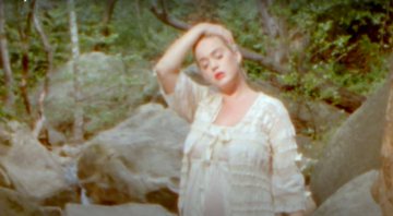 Katy Perry no clipe de "Daisies" (Foto: Reprodução / Youtube)