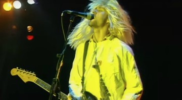 Kurt Cobain no show do Nirvana no Reading Festival, em 1992