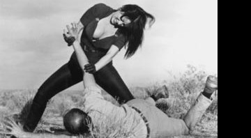 A atriz Tura Satana como Varla, em <i>Faster, Pussycat! Kill! Kill!</i> - Reprodução