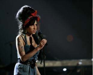 Winehouse não vai mais precisar renovar o guarda-roupa - AP