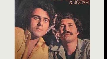 Antonio Carlos e Jocafi tocam seu àlbum homônimo, de 1973, no Largo do Arouche à 1h do dia 27