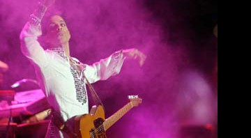 Prince cantou "Creep" no Coachella, mas quer que vídeos que registram sua versão sejam retirados da internet - AP