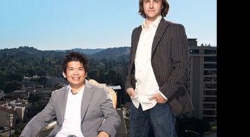 Steve Chen (à esquerda) e Chad Hurley, os criadores do YouTube, foram disputados e acabaram vendendo sua idéia para o Google - Brent Humphreys
