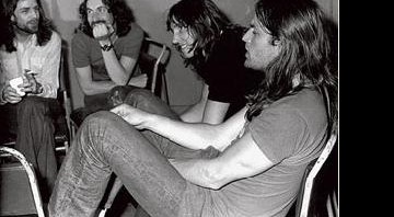 EMI vai lançar versões ao vivo de músicas de <i>Piper At The Gates Of Dawn</i>, álbum de estréia do Pink Floyd - Reprodução/Site oficial