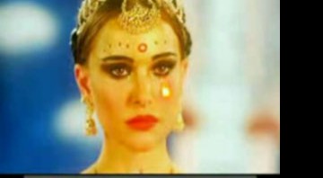 Natalie Portman interpreta princesa indiana em clipe do namorado Devendra Banhart - Reprodução