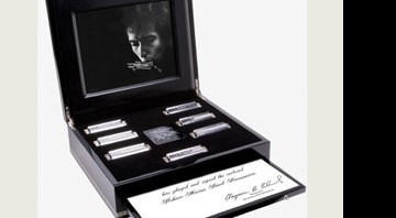 Sete guitarras assinadas por Bob Dylan serão lançadas nos EUA separadas ou em caixa de luxo (foto) - Reprodução