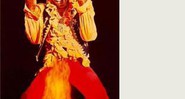 Hendrix queima guitarra em um dos encerramentos de seus shows - Reprodução