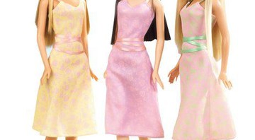 Para comemorar os 50 anos da Barbie, fabricante resolveu lançar coleção de roupas - Reprodução