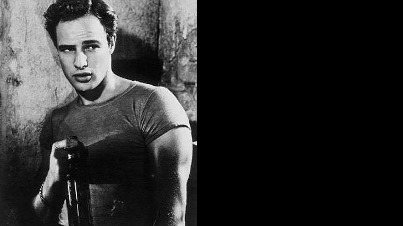Brando como Stanley Kowalski na versão cinematográfica de <i>Um Bonde Chamado Desejo</i> - Reprodução