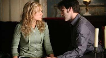 Sookie (Anna Paquin) e Bill (Stephen Moyer) em cena da nova temporada de <i>True Blood</i>, que estreia nos EUA no próximo dia 14 de junho - Reprodução