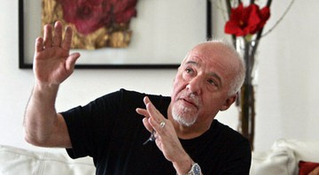 Escritor Paulo Coelho está em busca do diretor que vai dirigir versão de <i>O Alquimista</i> nos cinemas - AP