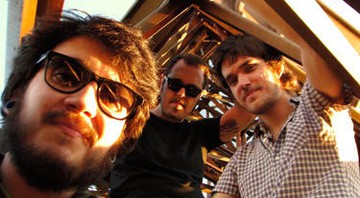 Chapolla (bateria), Lobão (baixo) e Nevilton de Alencar (vocal e guitarra): o trio Nevilton se prepara para lançar o primeiro disco da carreira - Divulgação