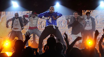 Chris Brown interpretou sucessos do Michael Jackson no BET Awards - Reprodução/Site oficial BET Awards