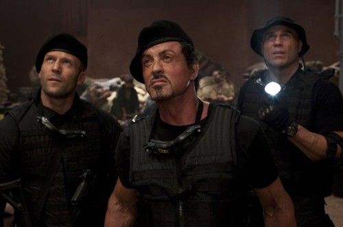 Sylvester Stallone, Jason Statham e Randy Couture em cena de <i>Os Mercenários</i> - Divulgação