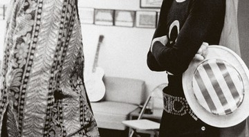 <b>Chuck em Décadas</b> Em uma carreira que dura mais de 55 anos, Berry continua obcecado em construir sua reputação; 1. Conversando com Mick Jagger nos bastidores de um show em Nova Yorque, em 1969 - MICHAEL OCHS ARCHIVES/GETTY IMAGES