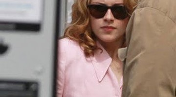 Kristen Stewart foi clicada no set de <i>On the Road</i> em agosto deste ano - Reprodução