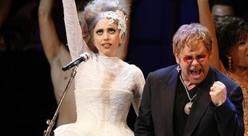 Elton John e Lady Gaga gravaram dueto para a trilha de <i>Gnomeo & Juliet</i> - AP