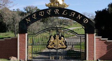 Os portões de entrada de Neverland, na Califórnia: propriedade poderá ser transformada em escola de música - AP
