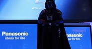 Darth Vader esteve presente na CES 2011 para o anúncio do Blu-ray da saga <i>Star Wars</i> - AP