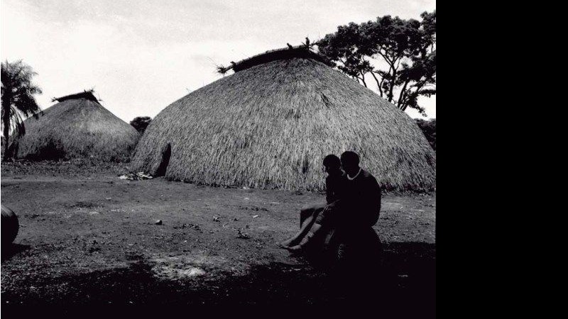 <b>IMAGENS ETERNAS</b> Índios kamayurá retratados por Jesco Von Puttkamer nos anos 60: fotógrafo brasileiro falecido em 1994, ele registrou o cotidiano indígena ao longo de quase uma década - Fotos: Jesco Von Puttkamer