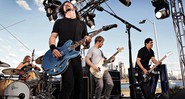 <b>PESO ANALÓGICO </b> O Foo Fighters – (da esq. para a dir.) Taylor Hawkins, Dave Grohl, Nate Mendel e Pat Smear – apresenta Wasting Light em Sidney (Austrália), em 2011 - NEWSPIX/REX FEATURES/GLOWIMAGES