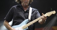 <b>Eric Clapton</b>
<br>
É o segundo maior guitarrista de todos os tempos segundo a <i>Rolling Stone</i> (o primeiro não está mais entre nós: Jimi Hendrix). Imagine um belo solo de Clapton encerrando a cerimônia. Que tal?
 - AP