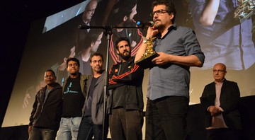 <i>O Som ao Redor</i>, de Kleber Mendonça Filho, ganhou prêmio de Melhor Filme, além de ter rendido ao diretor também o troféu de Melhor Roteiro - Davi de Almeida / Divulgação