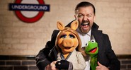 Ricky Gervais estrela <i>The Muppets... Again!</i>. No elenco também estão Tina Fey e Ty Burrell - Reprodução
