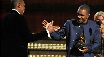 Jay-Z e Frank Ocean subiram ao palco para receber prêmio pela parceria em “No Church In The Wild”, que conta ainda com participação de Kanye West e The-Dream - AP