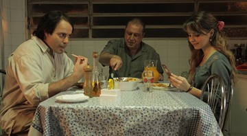 Marat Descartes, Antônio Fagundes e Sandy em cena de <i>Quando Eu Era Vivo</i> - Divulgação
