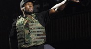 Em junho de 1994, 50 Cent foi preso por vender cocaína a um policial disfarçado. Pouco depois, ele foi preso de novo, quando a polícia revistou o local onde ele morava e encontrou heroína, crack, cocaína e uma arma. Ele ficou seis meses preso.  - AP
