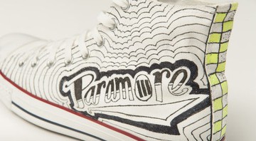 O modelo customizado pela banda Paramore - veja os tênis desenhados por outros artistas a seguir. - Reprodução