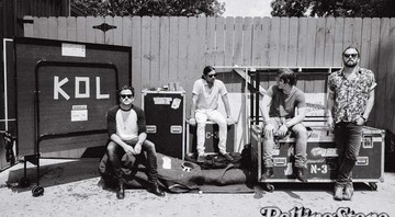 EM FAMÍLIA
(A partir da esq.) Os quatro Followills – o baixista Jared, o baterista Nathan, o guitarrista Matthew e o vocalista Caleb – no estúdio deles, em Nashville - David McClister