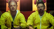 Aaron Paul e Bryan Cranston na série Breaking Bad (Foto: Divulgação)