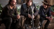 Andrew Lincoln, Norman Reedus e Chandler Riggs em The Walking Dead (foto: reprodução/ AMC)
