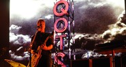 Josh Homme, do Queens of the Stone Age, se apresenta no festival Coachella, na Califórnia, Estados Unidos, em abril de 2014.  - Chris Pizzello/AP