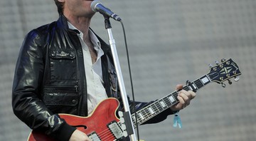 Noel Gallagher se apresenta no festival Coachella, no deserto californiano, em abril de 2012.  - Chris Pizzello/AP