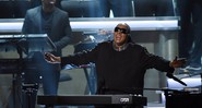 Cantor durante o show <i>The Grammys' Songs in the Key of Life – An All-Star Salute to Stevie Wonder</i> - Chris Pizzello/AP
