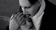 Marilyn Manson em cena do clipe “The Mephistopheles of Los Angeles” - Reprodução/Vídeo
